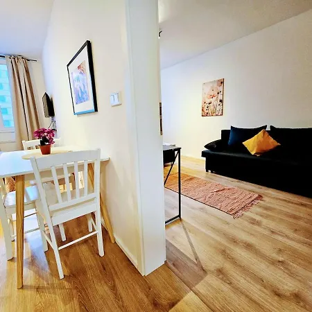 Superior 2br For Business & Leisure, Private Garden, Free Parking & Gym, By Live-inn 1