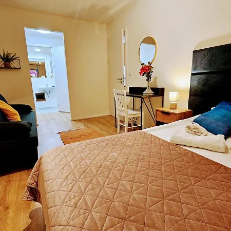 Superior 2br For Business & Leisure, Private Garden, Free Parking & Gym, By Live-inn 1 * Prag