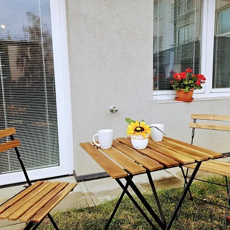 Superior 2br For Business & Leisure, Private Garden, Free Parking & Gym, By Live-inn 1 Lejlighed