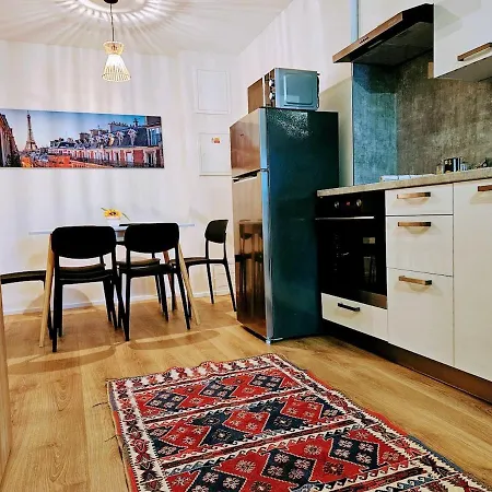 Superior 2br For Business & Leisure, Private Garden, Free Parking & Gym, By Live-inn 1 *