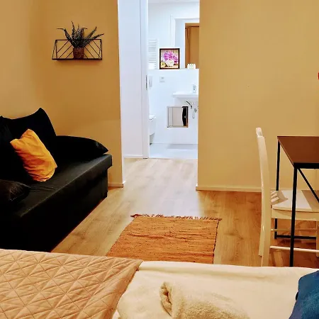 Superior 2br For Business & Leisure, Private Garden, Free Parking & Gym, By Live-inn 1 *
