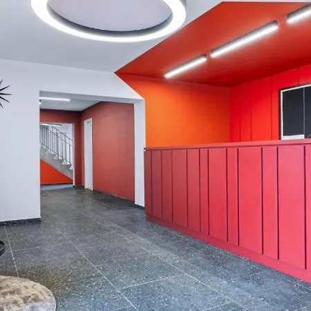 Superior 2br For Business & Leisure, Private Garden, Free Parking & Gym, By Live-inn 1 * 프라하