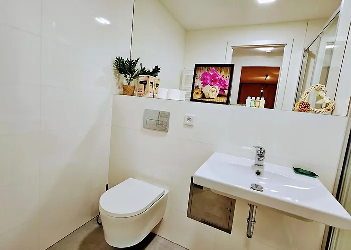 Superior 2br For Business & Leisure, Private Garden, Free Parking & Gym, By Live-inn 1 Lejlighed Prag