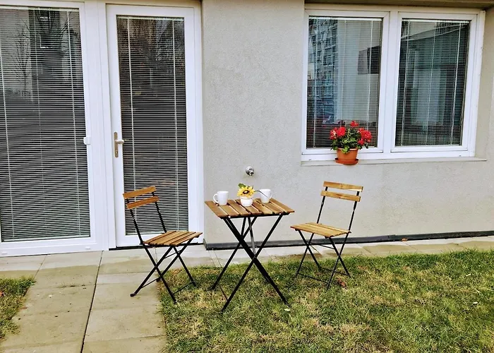 Superior 2br For Business & Leisure, Private Garden, Free Parking & Gym, By Live-inn 1