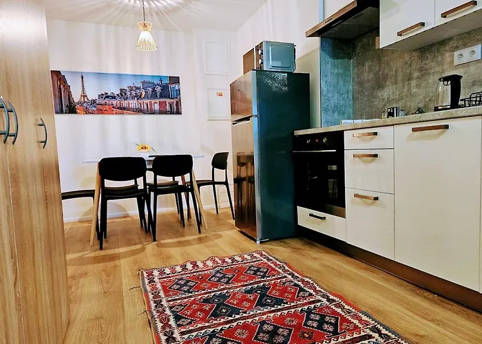 Superior 2br For Business & Leisure, Private Garden, Free Parking & Gym, By Live-inn 1 *