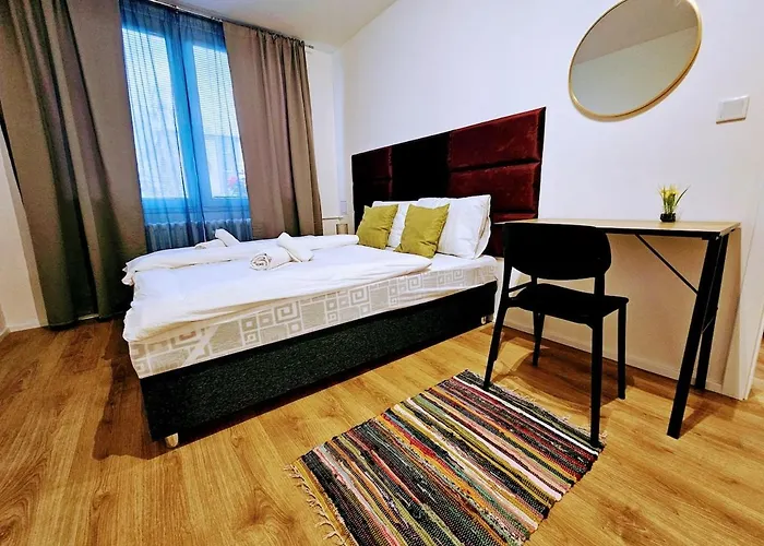 Superior 2br For Business & Leisure, Private Garden, Free Parking & Gym, By Live-inn 1 Prag