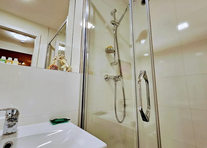 Lejlighed Superior 2br For Business & Leisure, Private Garden, Free Parking & Gym, By Live-inn 1