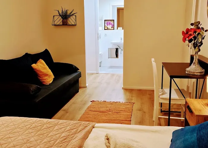 Superior 2br For Business & Leisure, Private Garden, Free Parking & Gym, By Live-inn 1 *