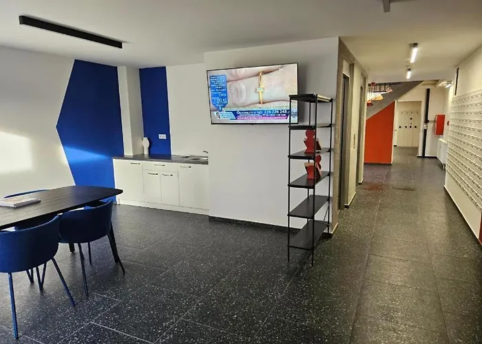 Superior 2br For Business & Leisure, Private Garden, Free Parking & Gym, By Live-inn 1 * Prag