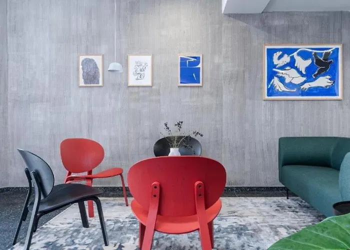 Superior 2br For Business & Leisure, Private Garden, Free Parking & Gym, By Live-inn 1 * Prag